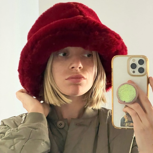 Luxurious Red Faux Fur Hat - Picture 2 of 3